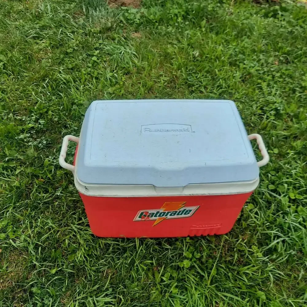 Rubbermaid Gatorade Camping Game Cooler Orange Ice Chest 48 QT Model 1848 USA
